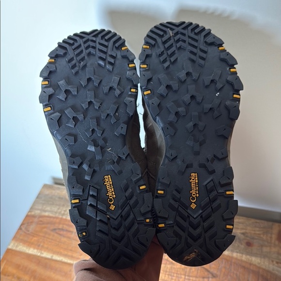 Columbia Brown and Black Hiking Trail Shoes Rugged Design, Men’s 8 - Picture 9 of 9